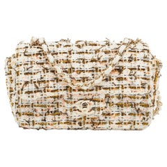 Chanel Weiße/Multiicolor gesteppte Tweed-Mini-Klassiv-Klappentasche