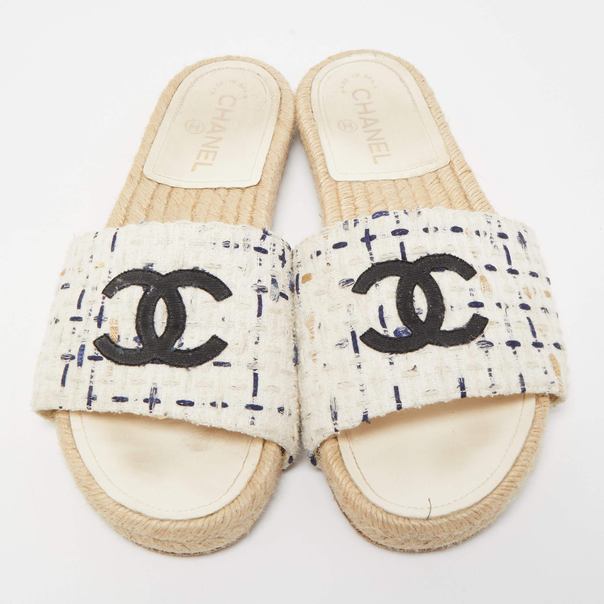 A perfect blend of luxury, style, and comfort, these designer slides are made using quality materials and frame your feet in the most practical way. They can be paired with a host of outfits from your wardrobe.

