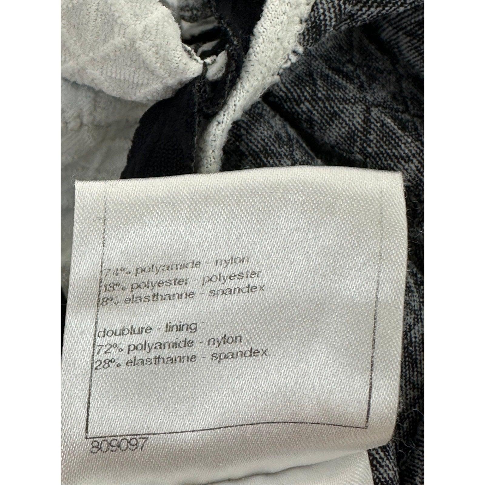 Maillot de bain Chanel blanc avec décolleté orné Sz.38 en vente 1