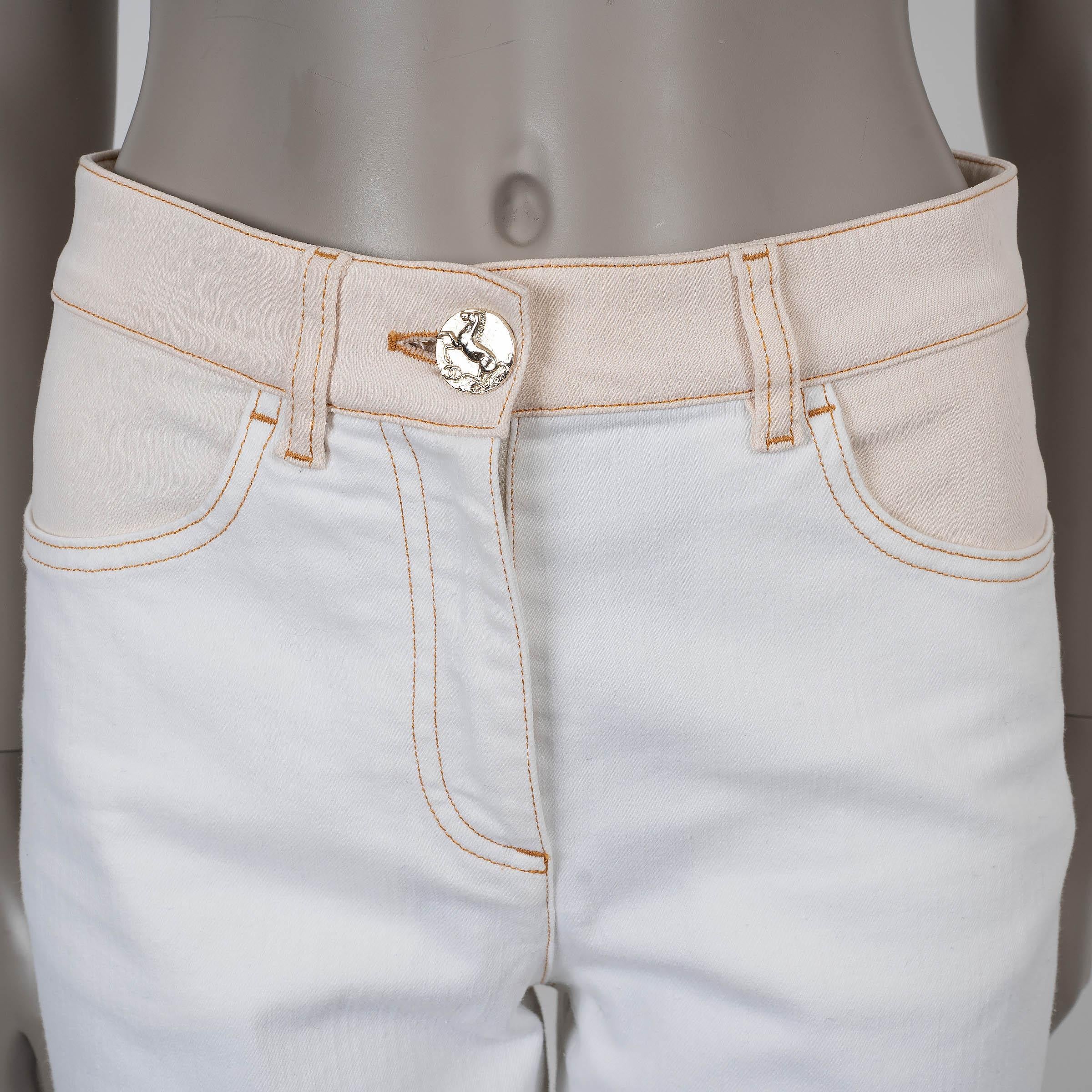 De las mujeres CHANEL blanco y nude vaquero de algodón 18C GRIS ROJO Pantalones vaqueros 36 XS en venta