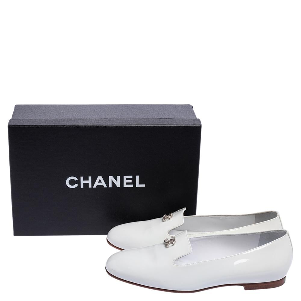 Chanel White Patent Leather CC Smoking Slippers Size 39 1