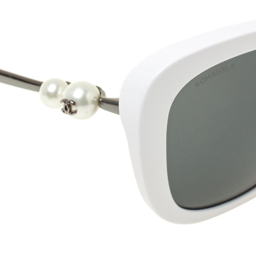Chanel Weiß Perle verschönert 5339H Quadratische Sonnenbrille im Zustand „Hervorragend“ in Dubai, Al Qouz 2