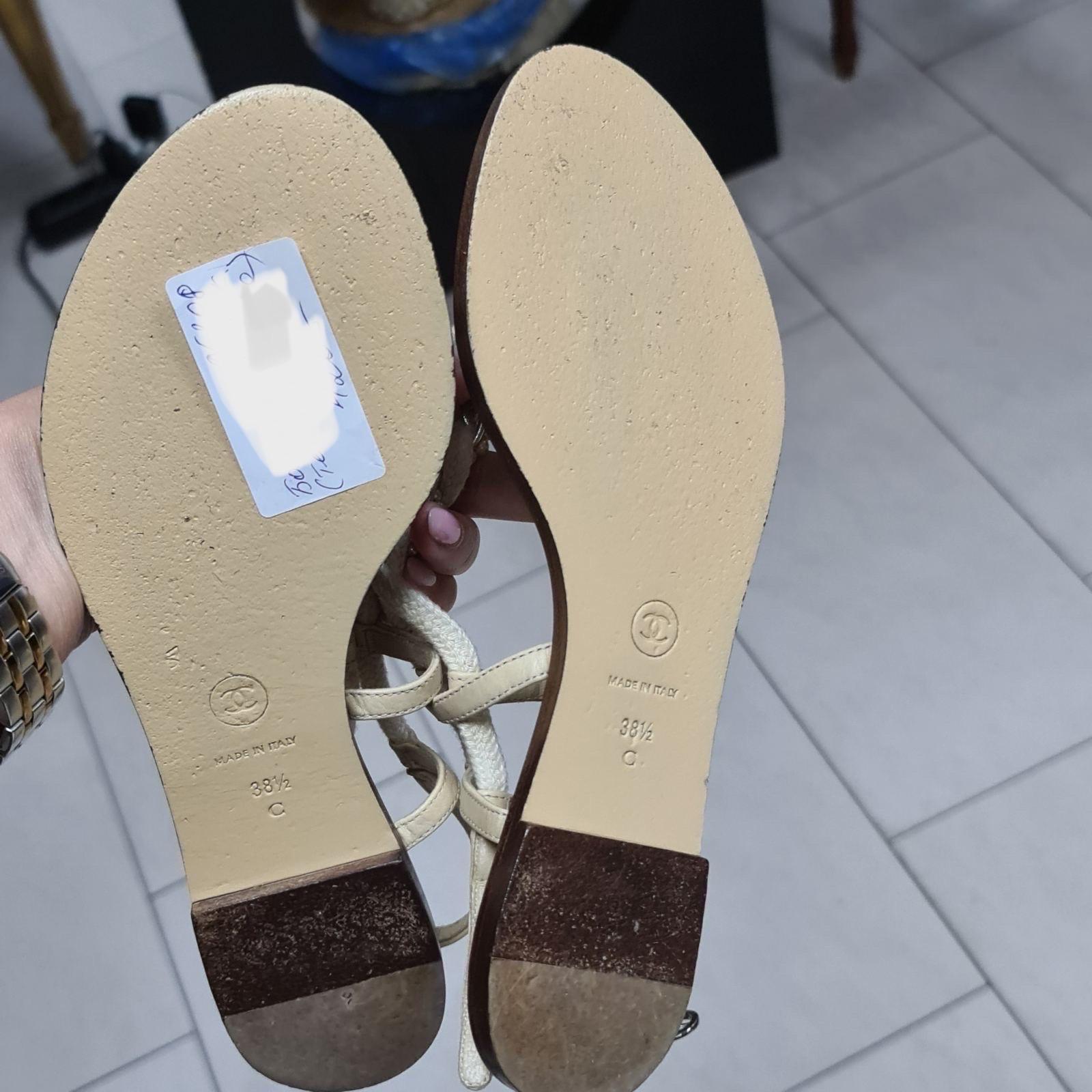 Chanel White Pearl Lace Thong Sandal For Sale 3