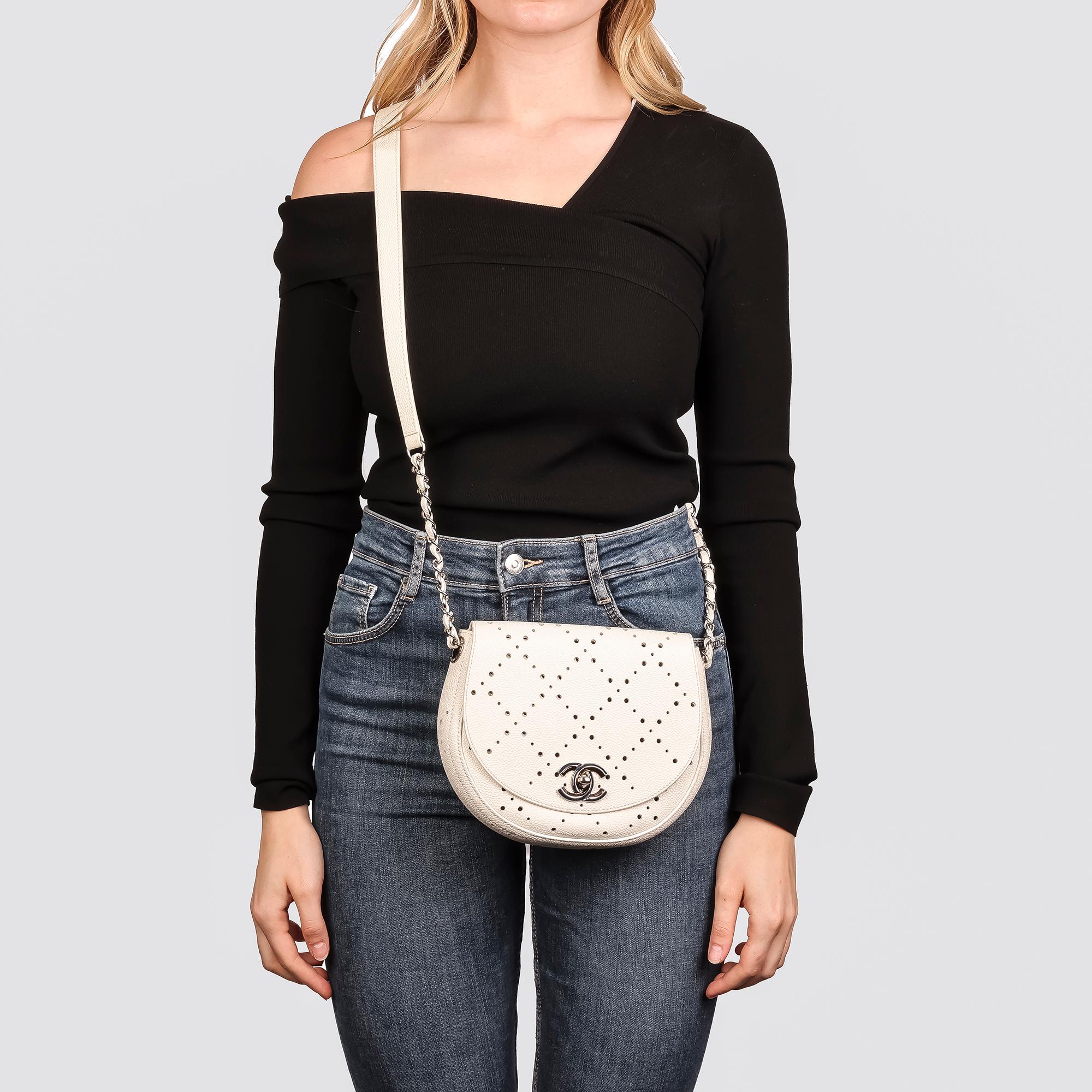 CHANEL White Perforated Caviar Leather CC Perforated Shoulder Bag For Sale 6