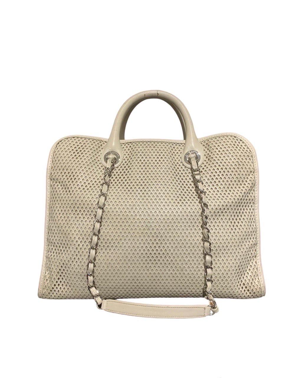 Chanel White Perforated Leather Shopper Deauville Bag In Good Condition In Torre Del Greco, IT