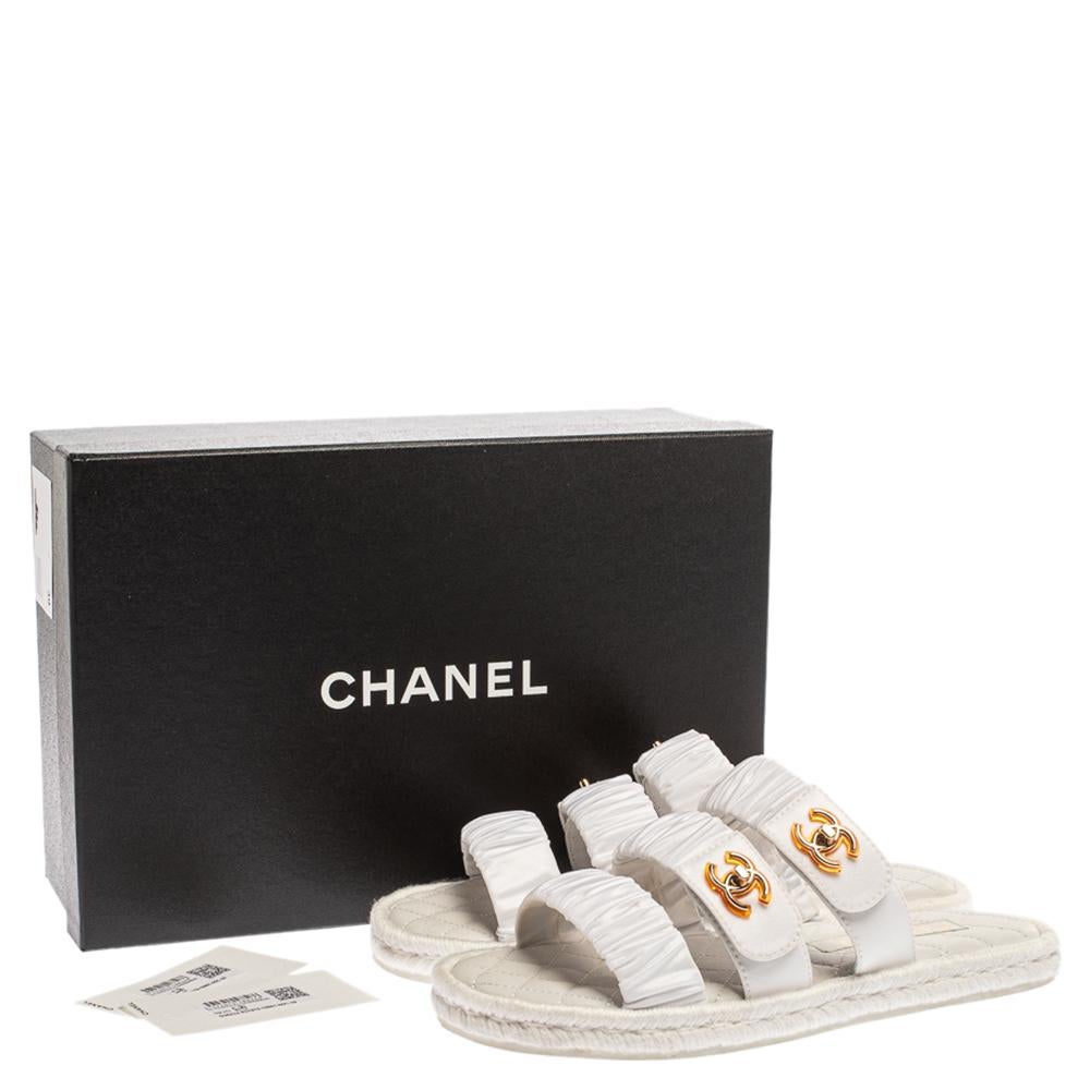 Chanel White Pleated Fabric CC Turnlock Triple Strap Slide Flats Size 39 1