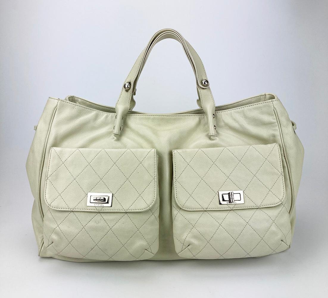 Women's Chanel White Pocket in the City Tote For Sale