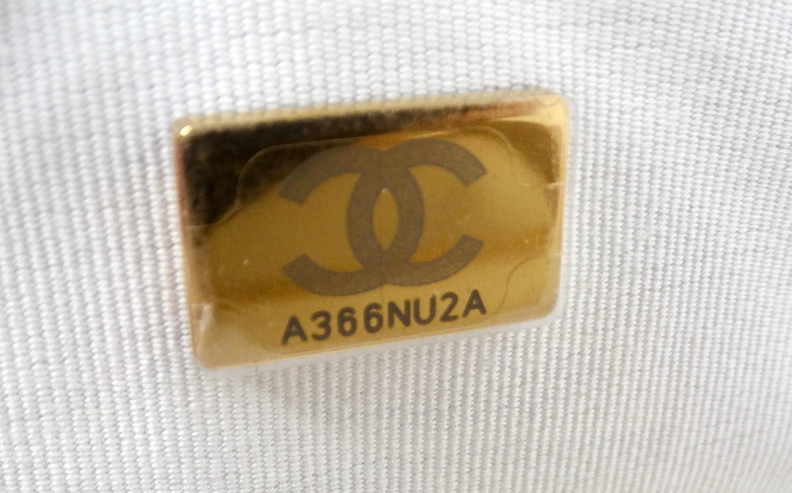 Bolso Chanel Blanco Acolchado Piel de Becerro Envejecida Doble Cara en venta 7