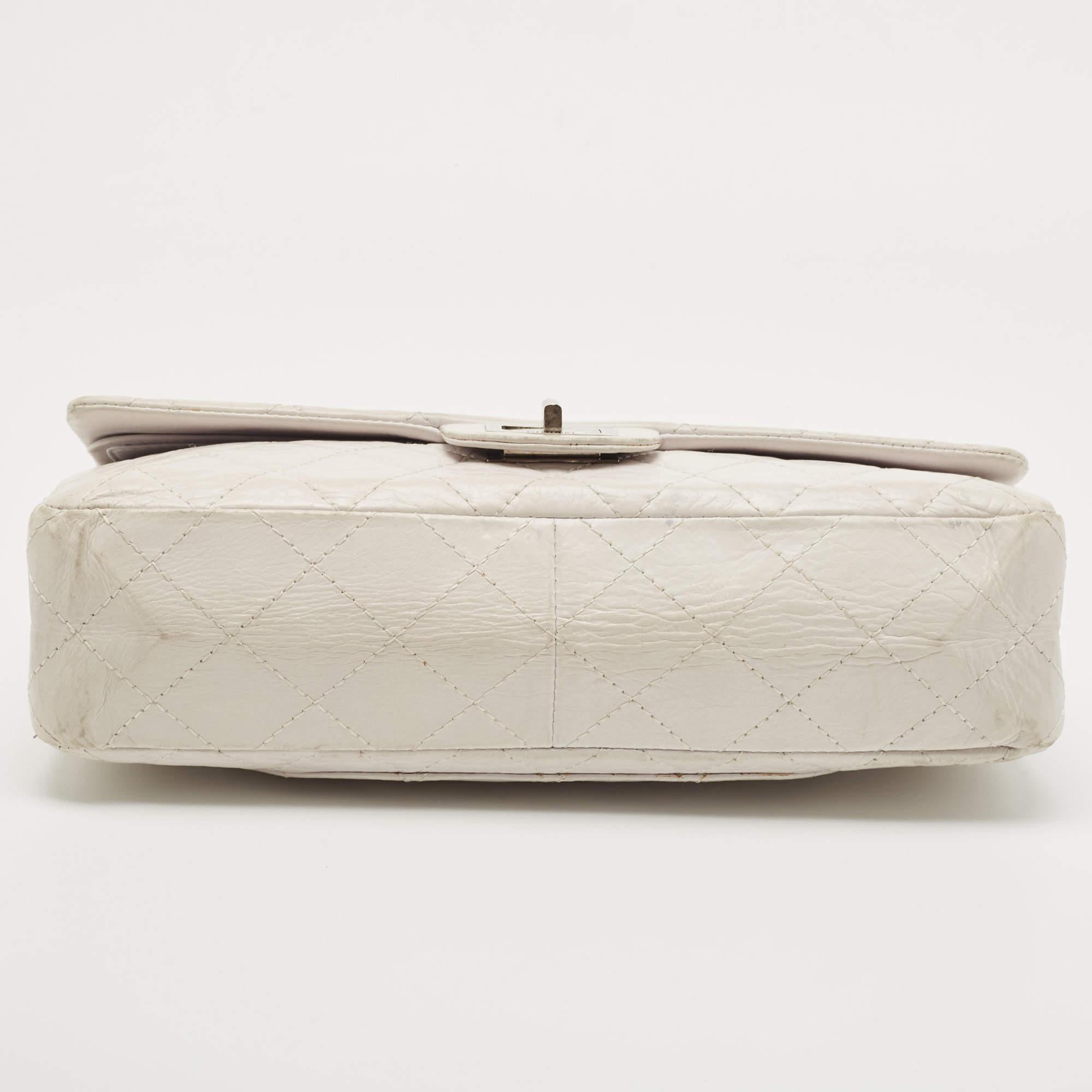Chanel Weißes, gestepptes, gealtertes Leder Reissue 2.55 Classic 227 Klappentasche 4