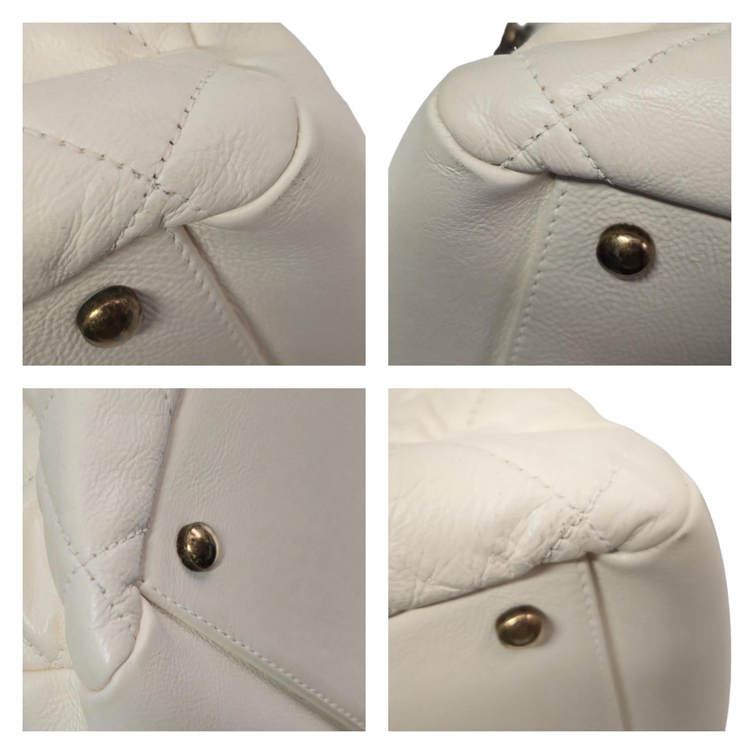 Chanel Piel de becerro acolchada blanca Bolso pequeño CC Crown en venta 6