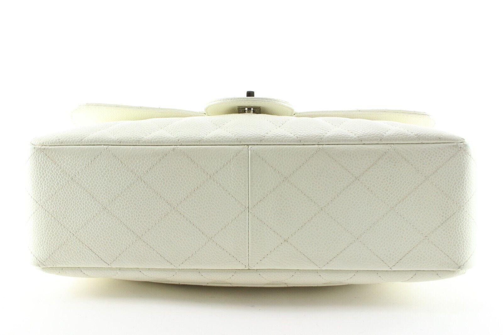 Chanel White Quilted Caviar Jumbo Classic Flap SHW 1CK0308 In Good Condition For Sale In Dix hills, NY
