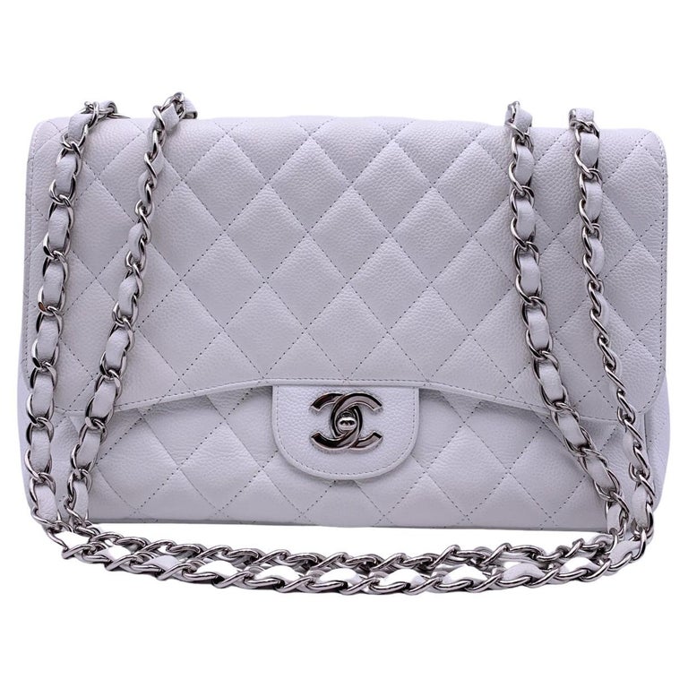skøn Terapi Bagvaskelse Chanel White Quilted Caviar Jumbo Timeless Classic Flap 2.55 Bag For Sale  at 1stDibs | chanel 255 caviar