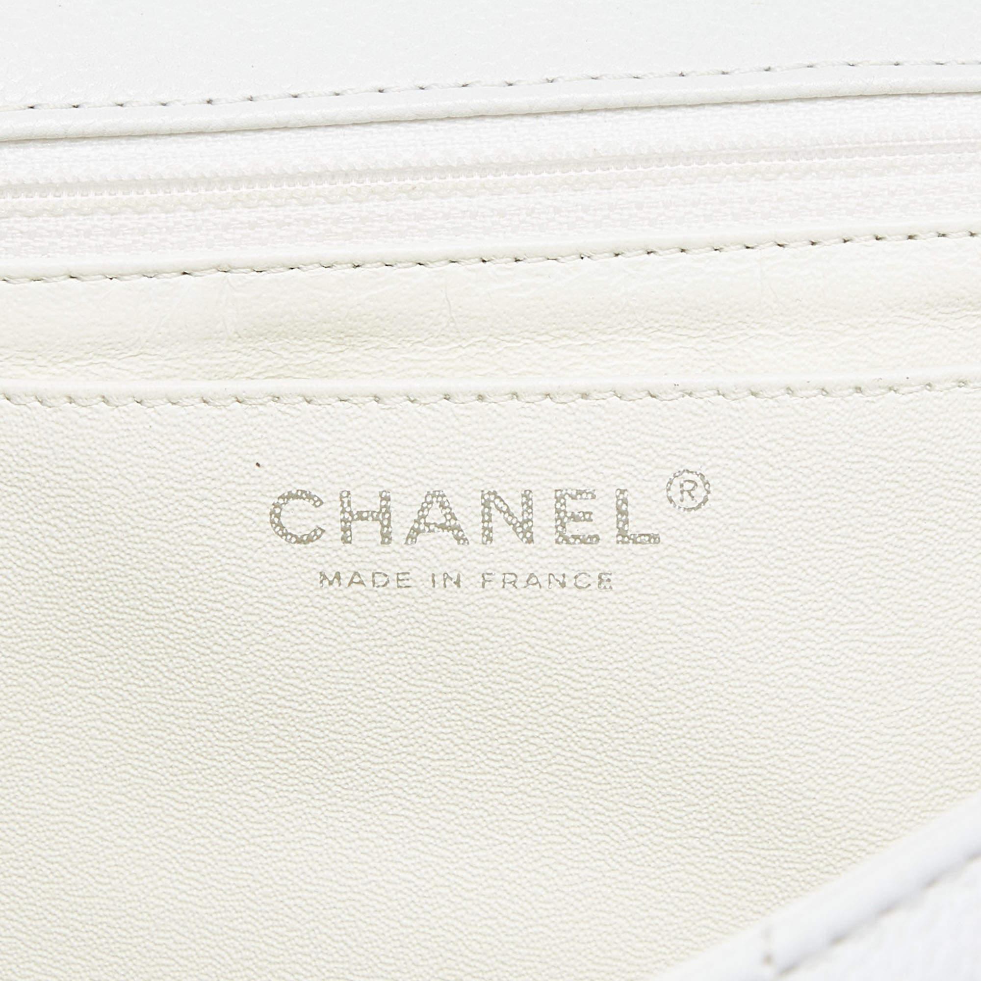 Chanel White Quilted Caviar Leather Maxi Vintage Classic Single Flap Bag For Sale 8