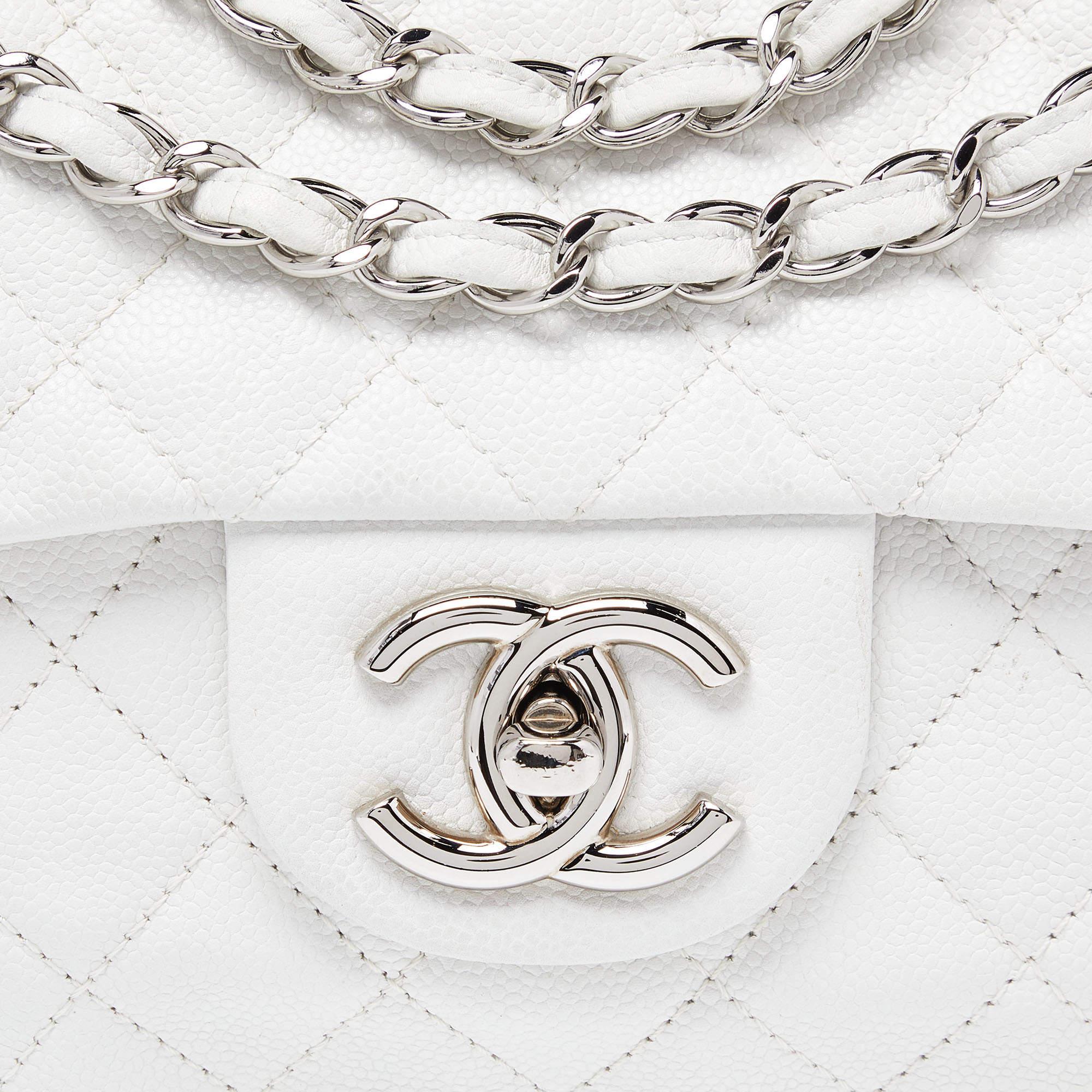 Women's Chanel White Quilted Caviar Leather Maxi Vintage Classic Single Flap Bag For Sale