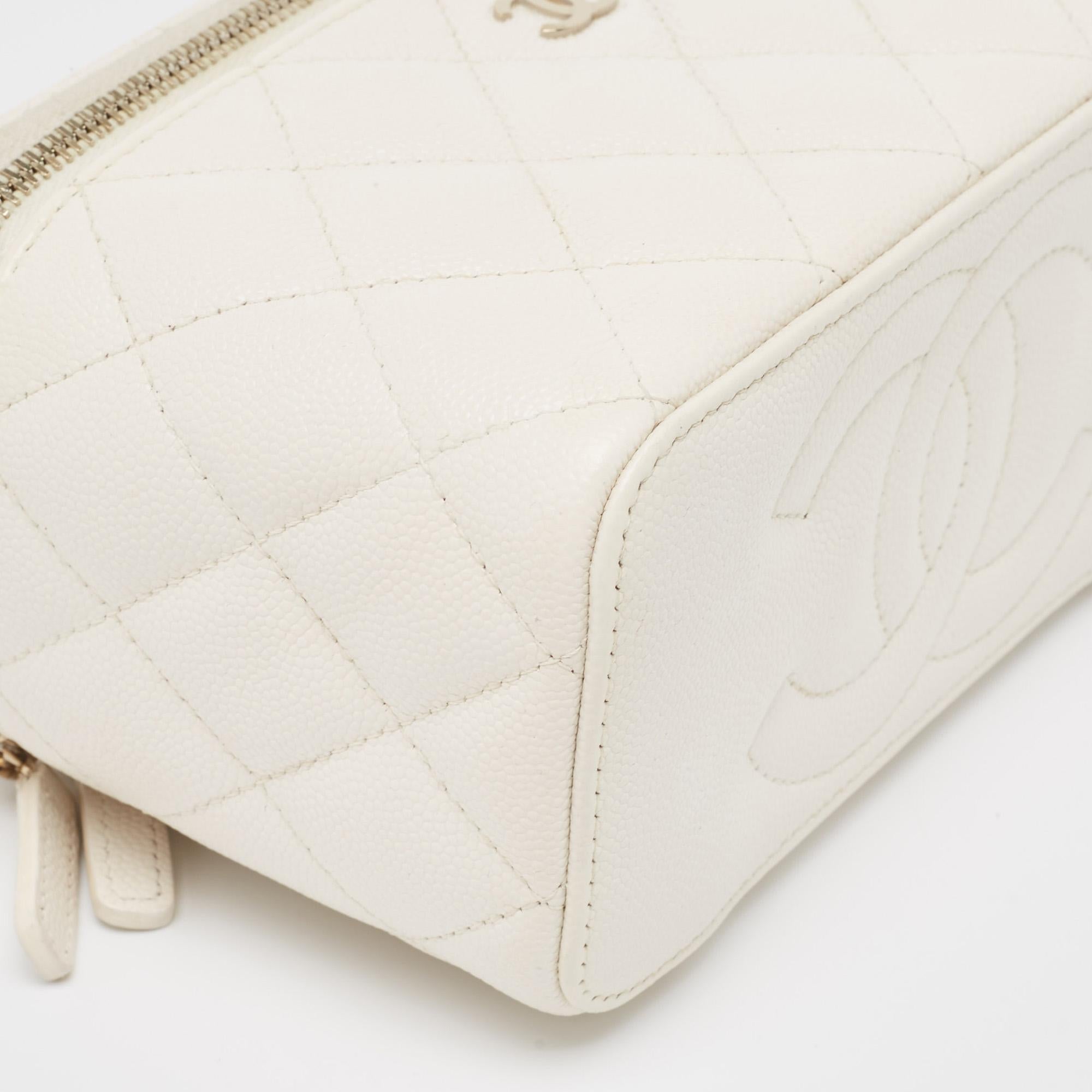 Chanel White Quilted Caviar Leather Small CC Vanity Case Bag 7