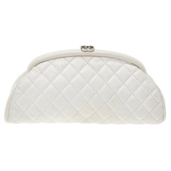 Timeless/classique leather clutch bag Chanel White in Leather - 32104905