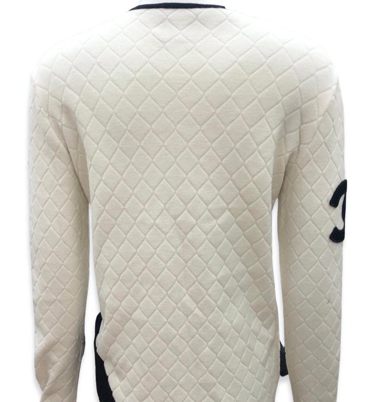 Women's or Men's Chanel White Quilted Embroidered Black CC Logo Sweater  For Sale