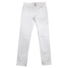 Jeans skinny a vita alta in feltro trapuntato bianco di Chanel con dettagli di cerniera