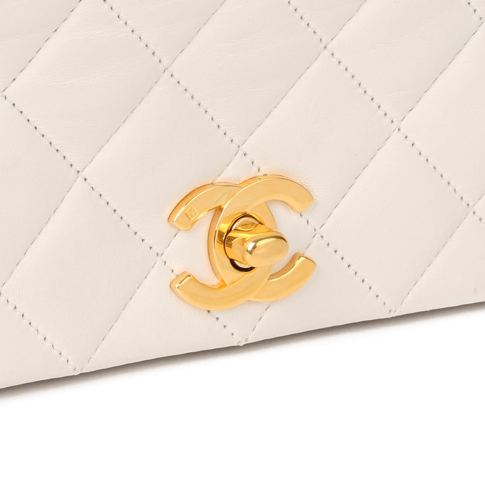 Chanel White Quilted Lambskin Classic Single Full Flap Bag  In Good Condition In Bishop's Stortford, Hertfordshire