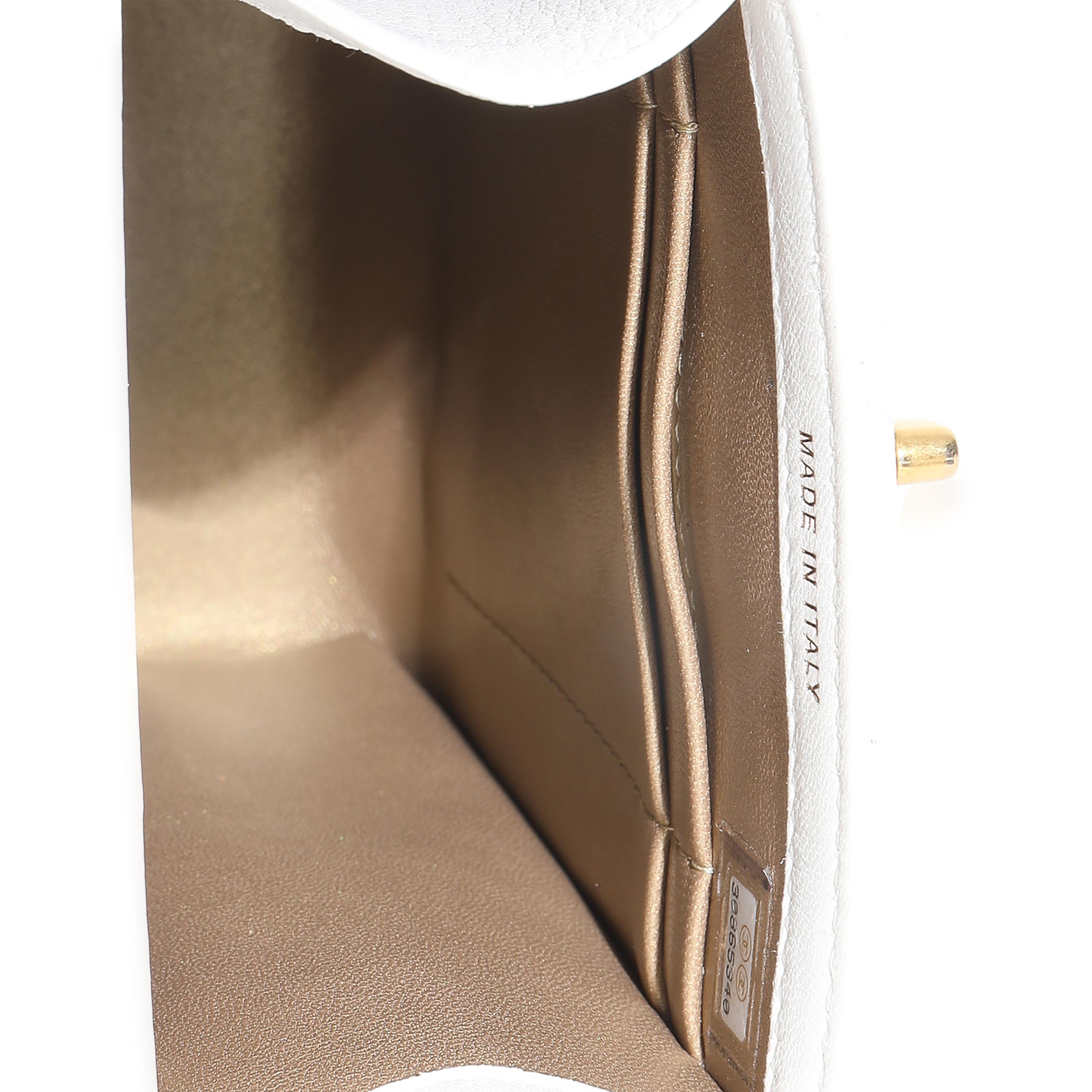 Donna Porta telefono Chanel in pelle d'agnello trapuntata bianca con catenella