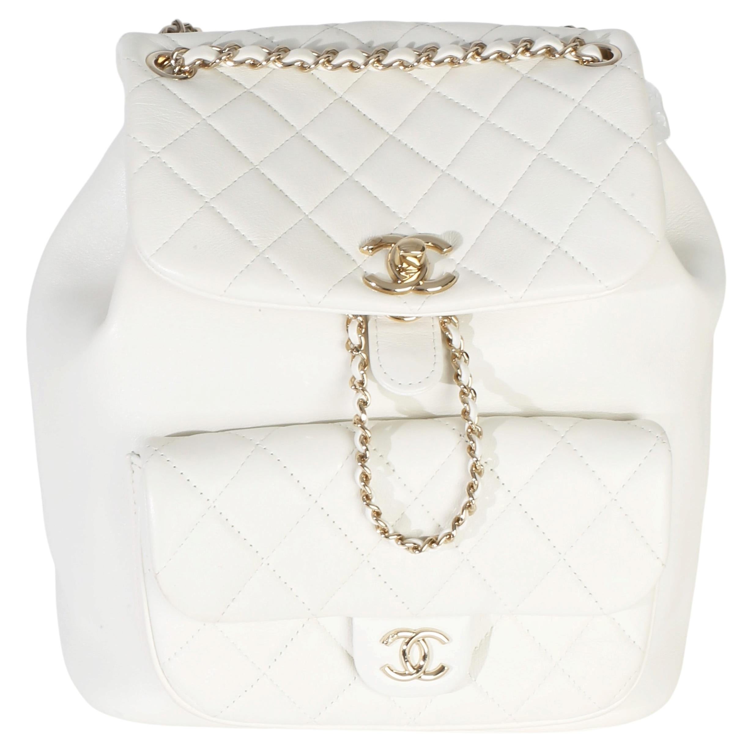 Does Chanel have white dust bags?
