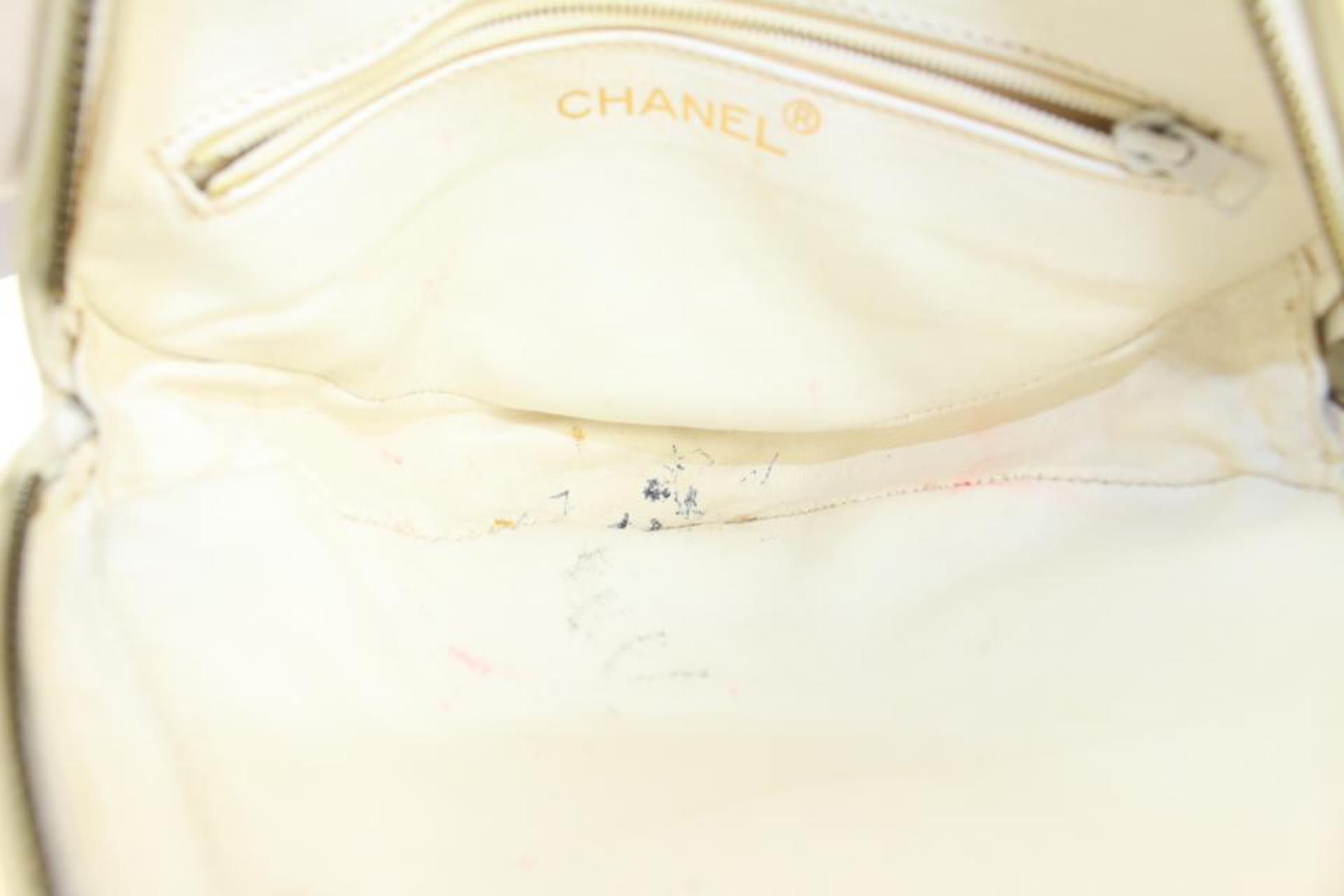 Chanel - Pochette en cuir blanc matelassé avec pampilles et diamants, 1123c30 en vente 5