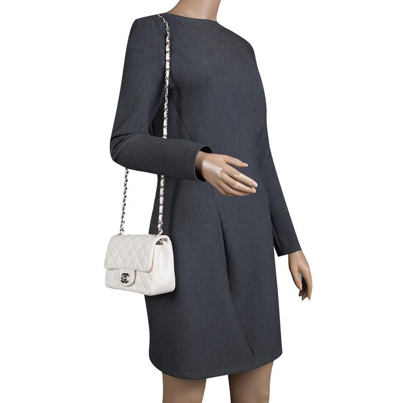 Chanel White Quilted Leather Mini Classic Single Flap Bag In Good Condition In Dubai, Al Qouz 2