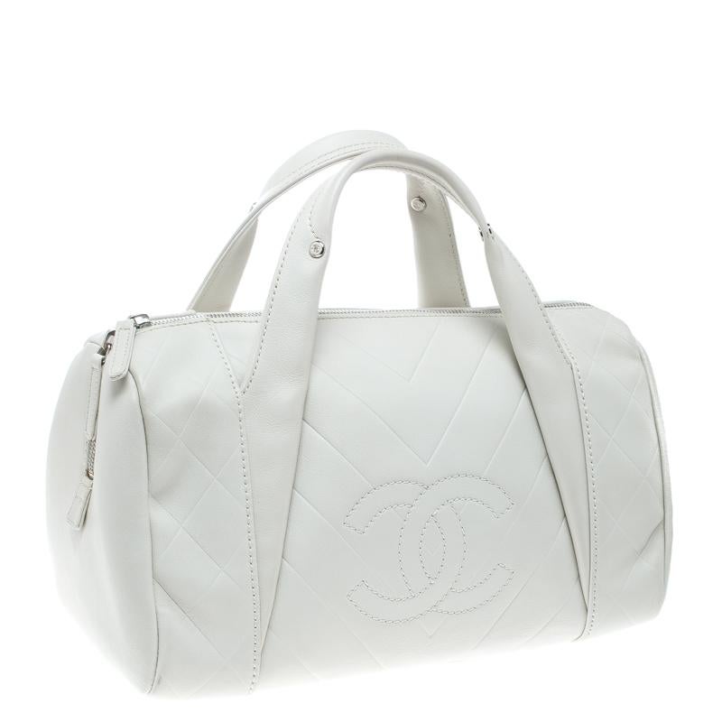 Chanel White Quilted Leather Satchel In Good Condition In Dubai, Al Qouz 2