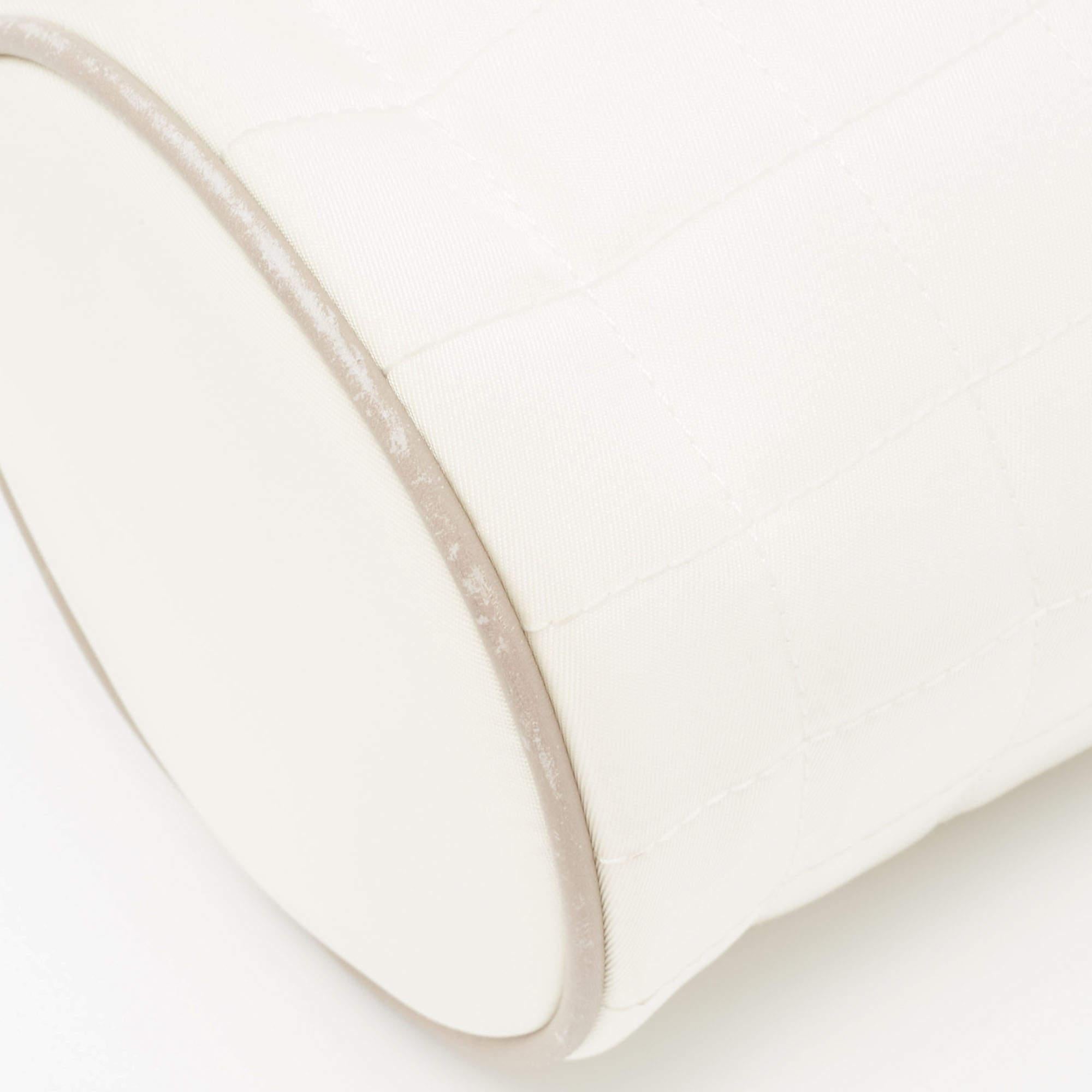 De las mujeres Portabotellas Línea Sport Nylon Acolchado Blanco Chanel en venta