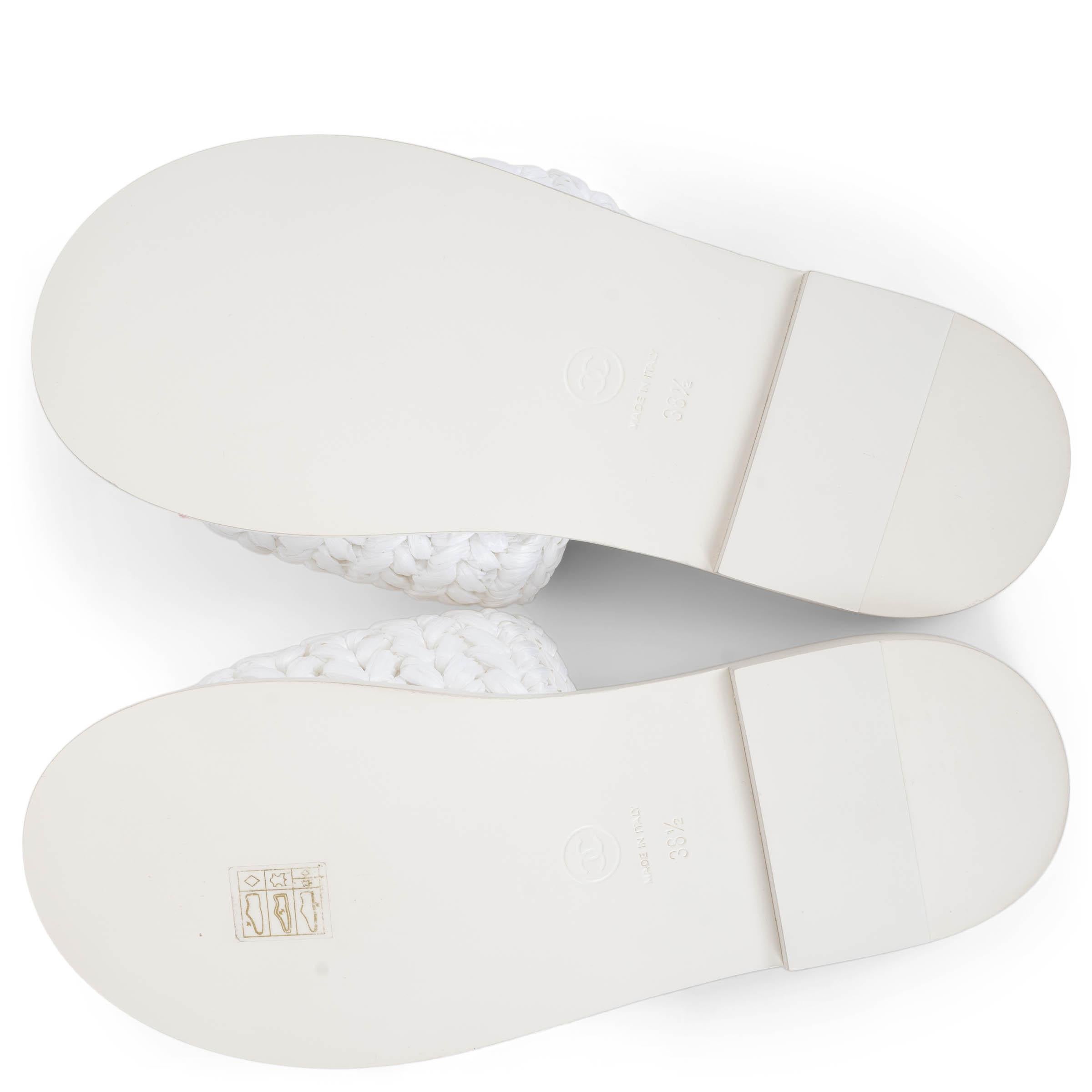 CHANEL raffia blanc 23S CRYSTAL CC SLIDE Sandales Chaussures 38.5 G40083 en vente 4