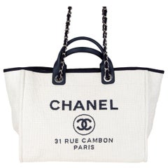 CHANEL weißer Bast & navy Leder DEAUVILLE LARGE Shopper Umhängetasche