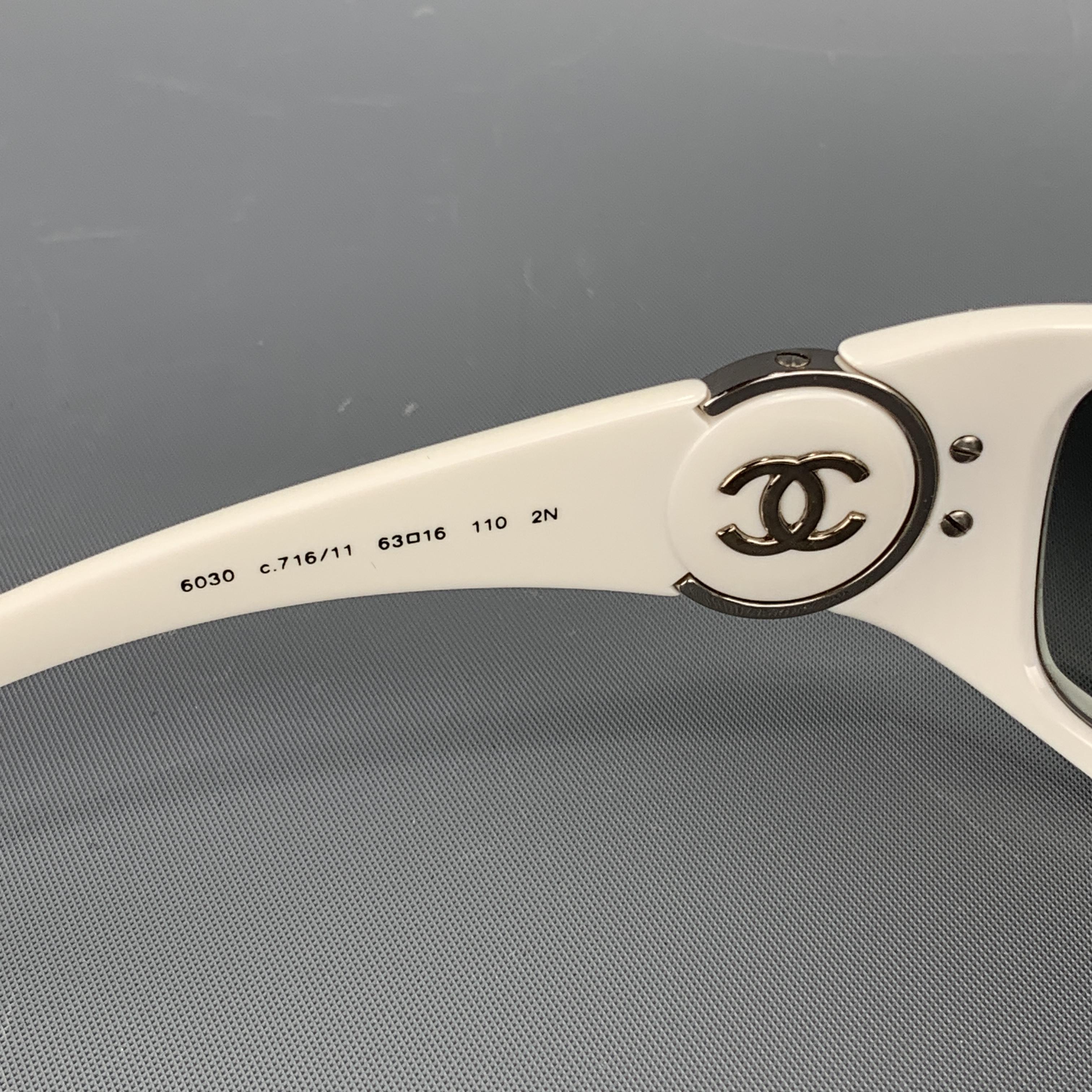 CHANEL White Rectangle Ombre Lens Silver Tone CC 6030 Sunglasses In Excellent Condition In San Francisco, CA