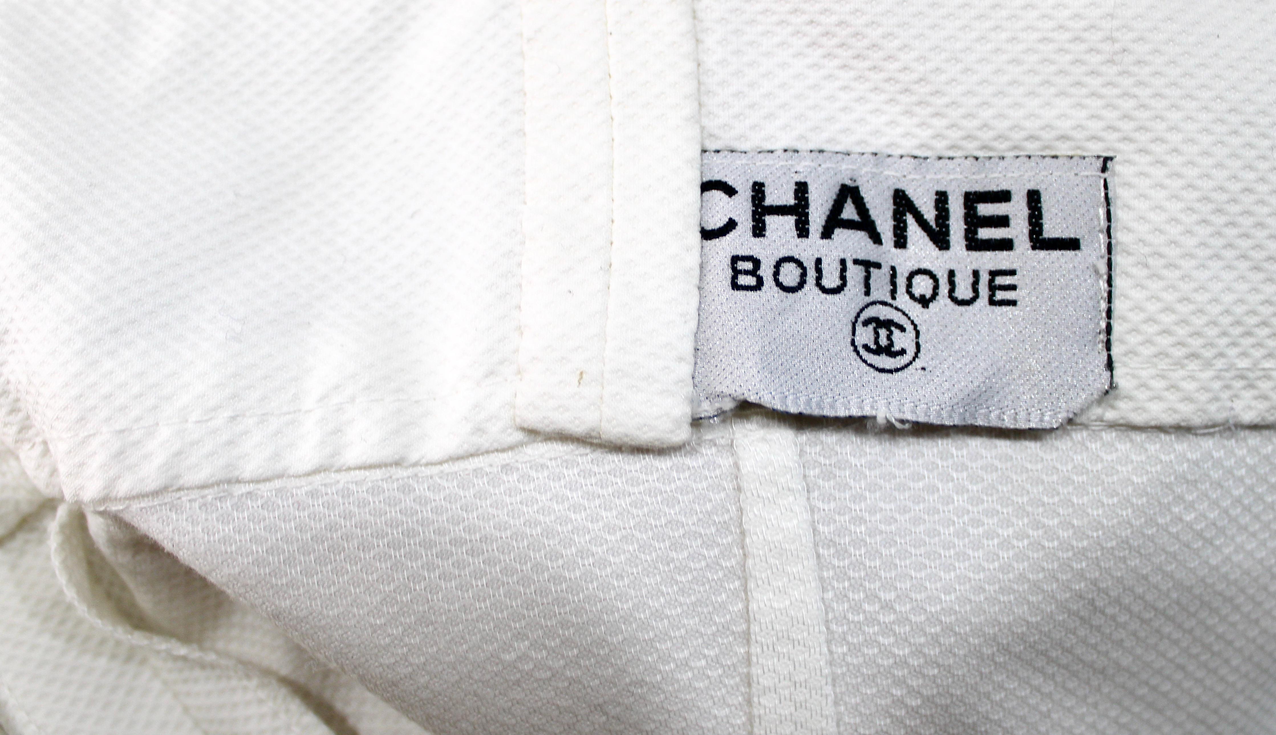 Chanel White Romper With Interlocking CC Logo Buttons & Pockets circa 1997 en vente 6