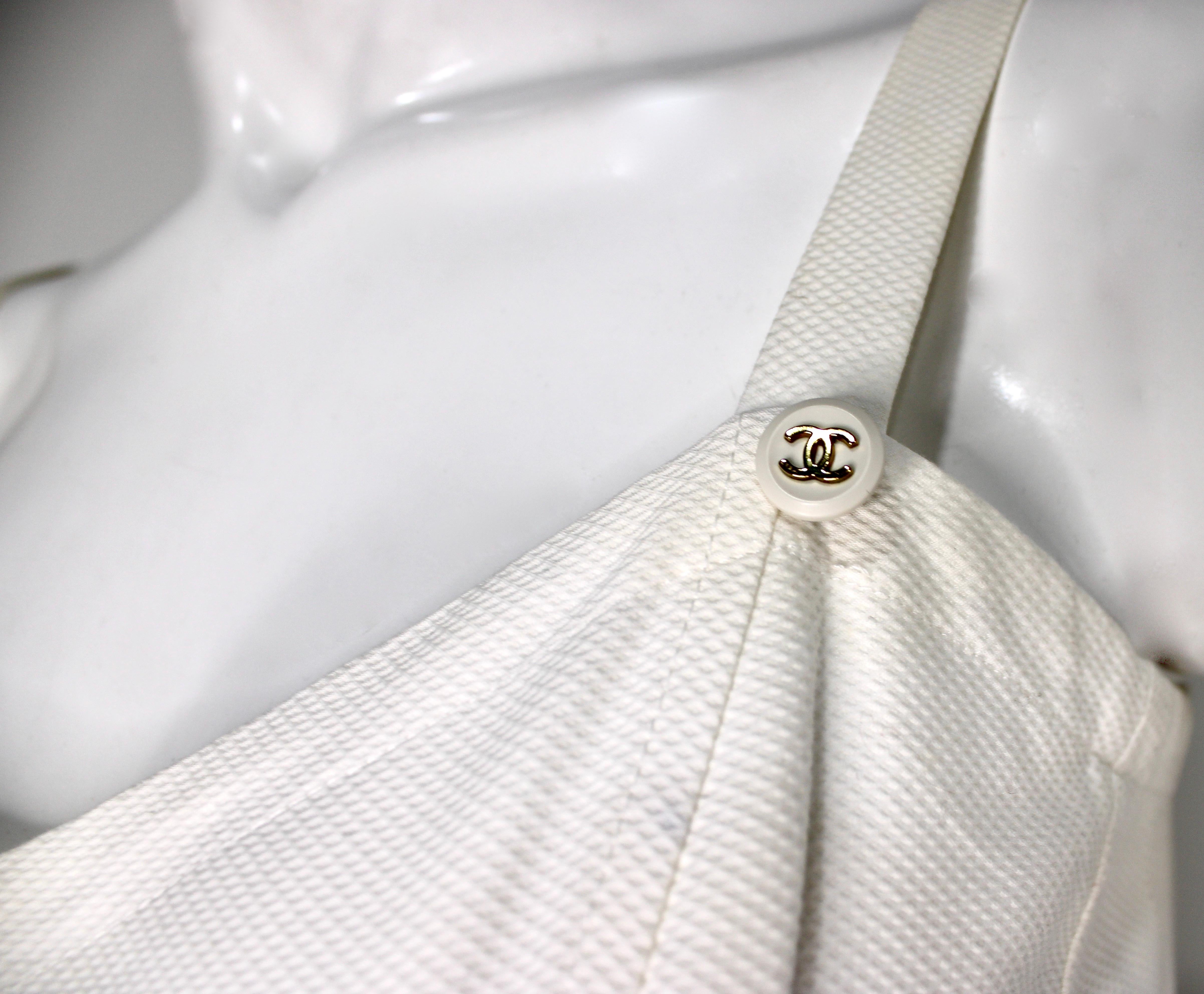 Gris Chanel White Romper With Interlocking CC Logo Buttons & Pockets circa 1997 en vente