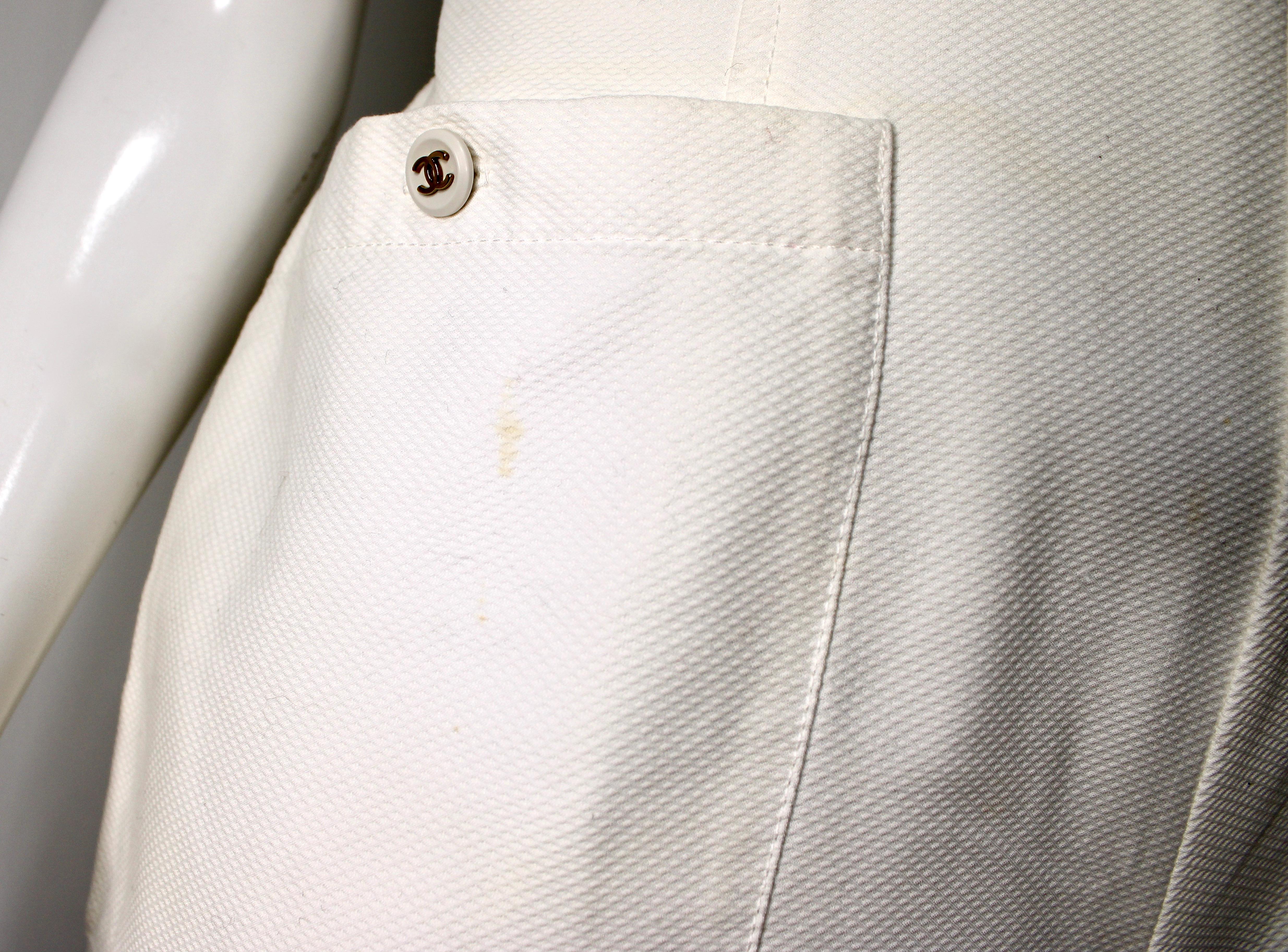 Chanel White Romper With Interlocking CC Logo Buttons & Pockets circa 1997 Pour femmes en vente