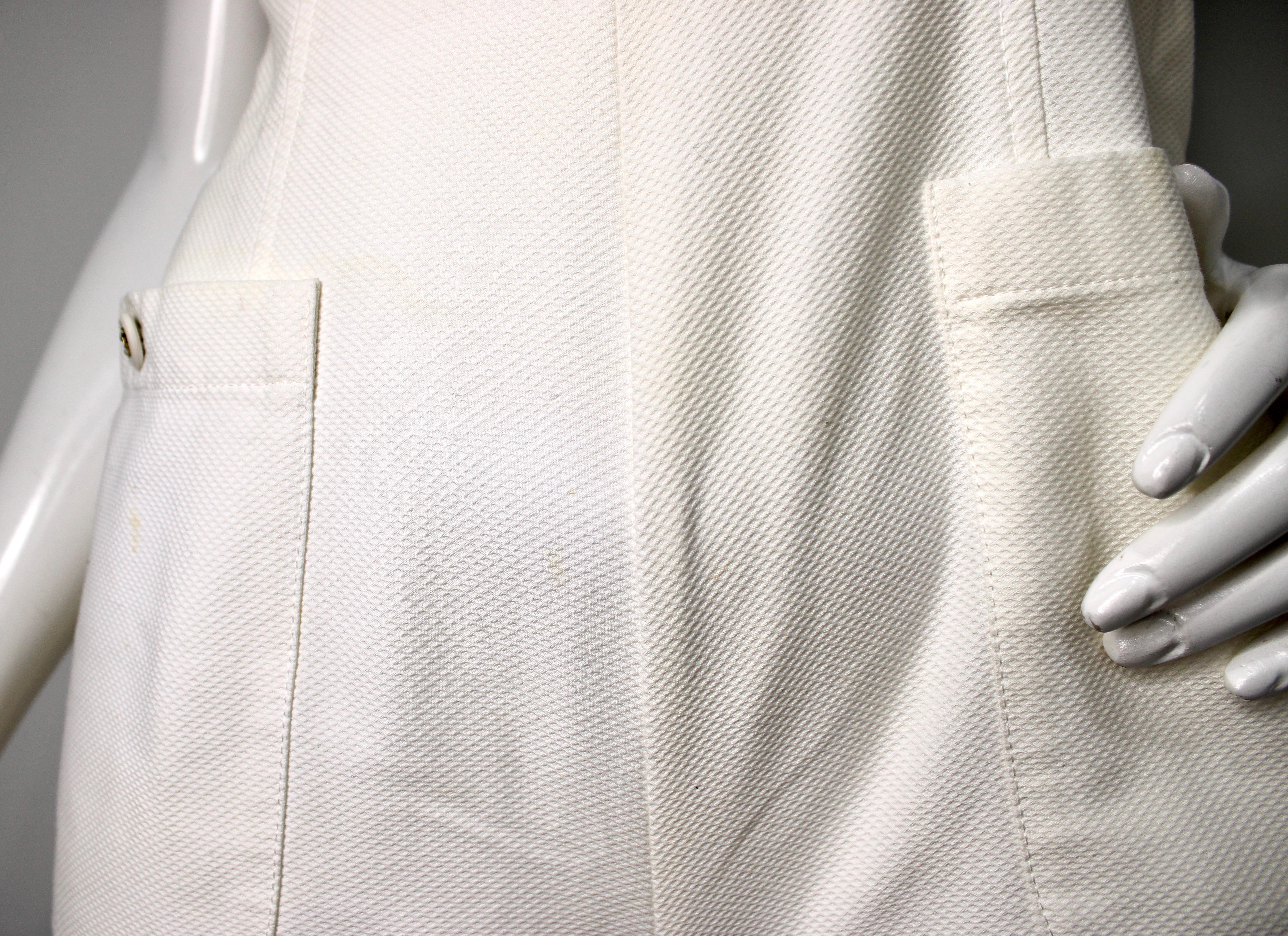 Chanel White Romper With Interlocking CC Logo Buttons & Pockets circa 1997 en vente 1