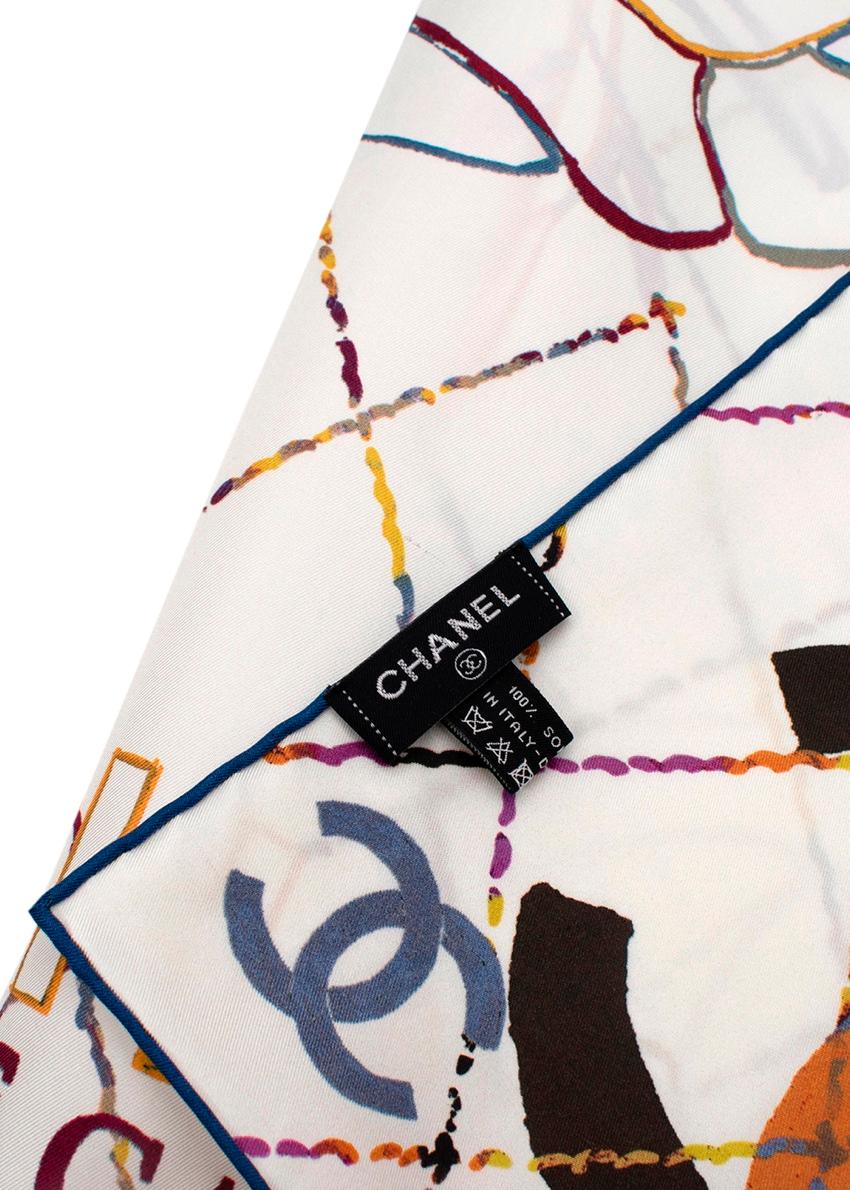 Women's Chanel White Rose CC Logo Pattern Silk Twill Square Scarf 90 For Sale