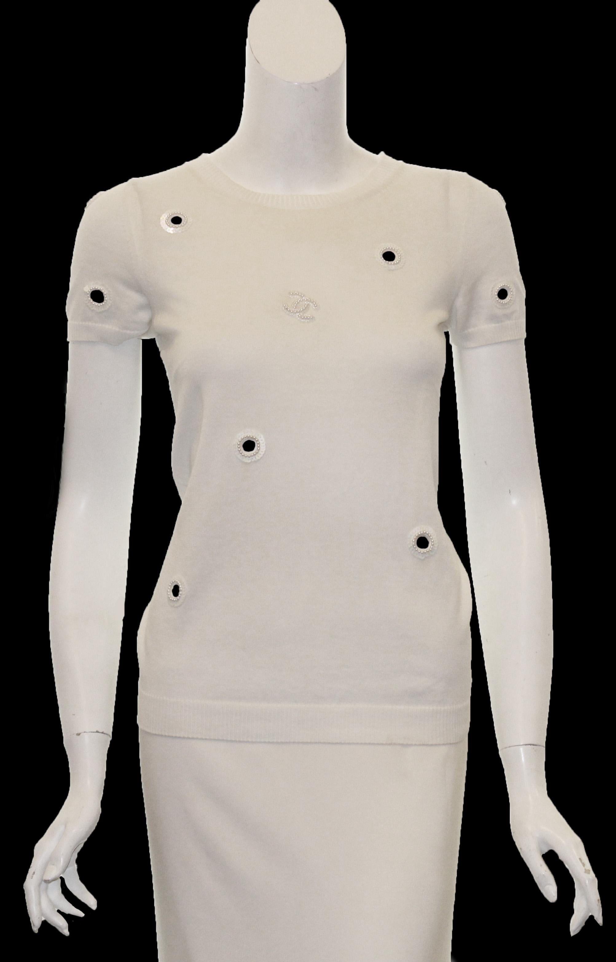 Chanel White Round Neckline Short Sleeve Top 2008  Spring Collection In Excellent Condition In Palm Beach, FL