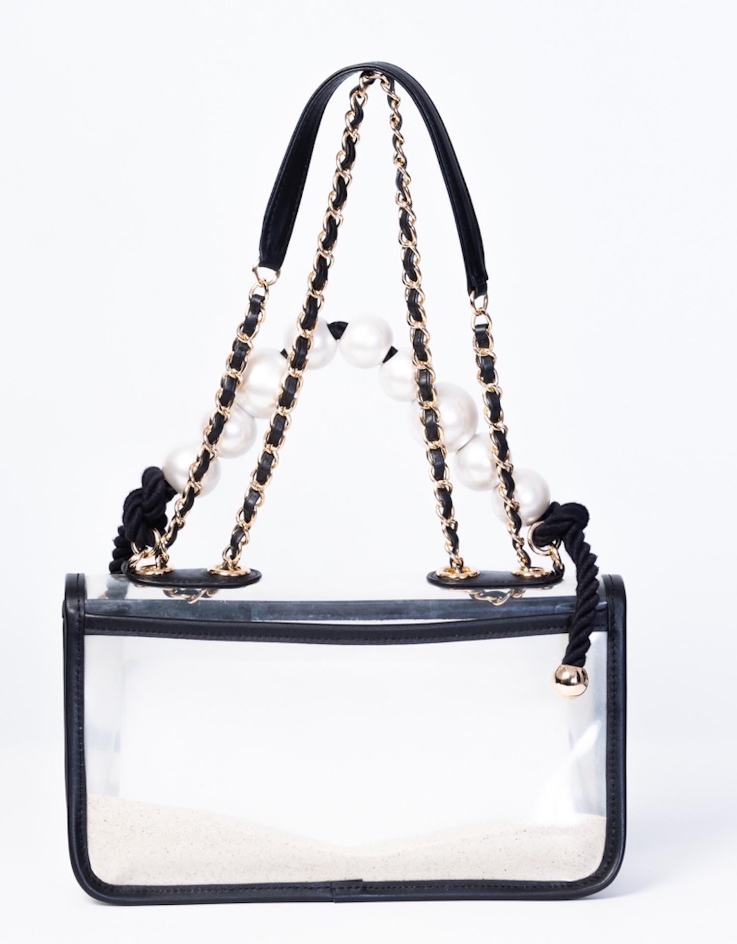 Chanel White Sand PVC By The Sea Flap Bag As Is In Good Condition For Sale In Montreal, Quebec