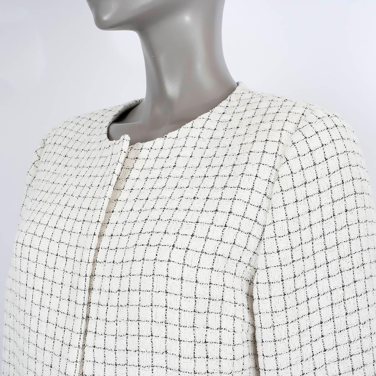 CHANEL white silk 2016 16S COLLARLESS QUILTED TWEED Jacket 46 XL For Sale 2