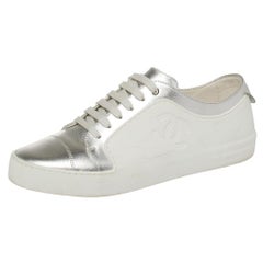 Chanel White/Silver Leather and Rubber CC Low Top Sneakers Size 38.5