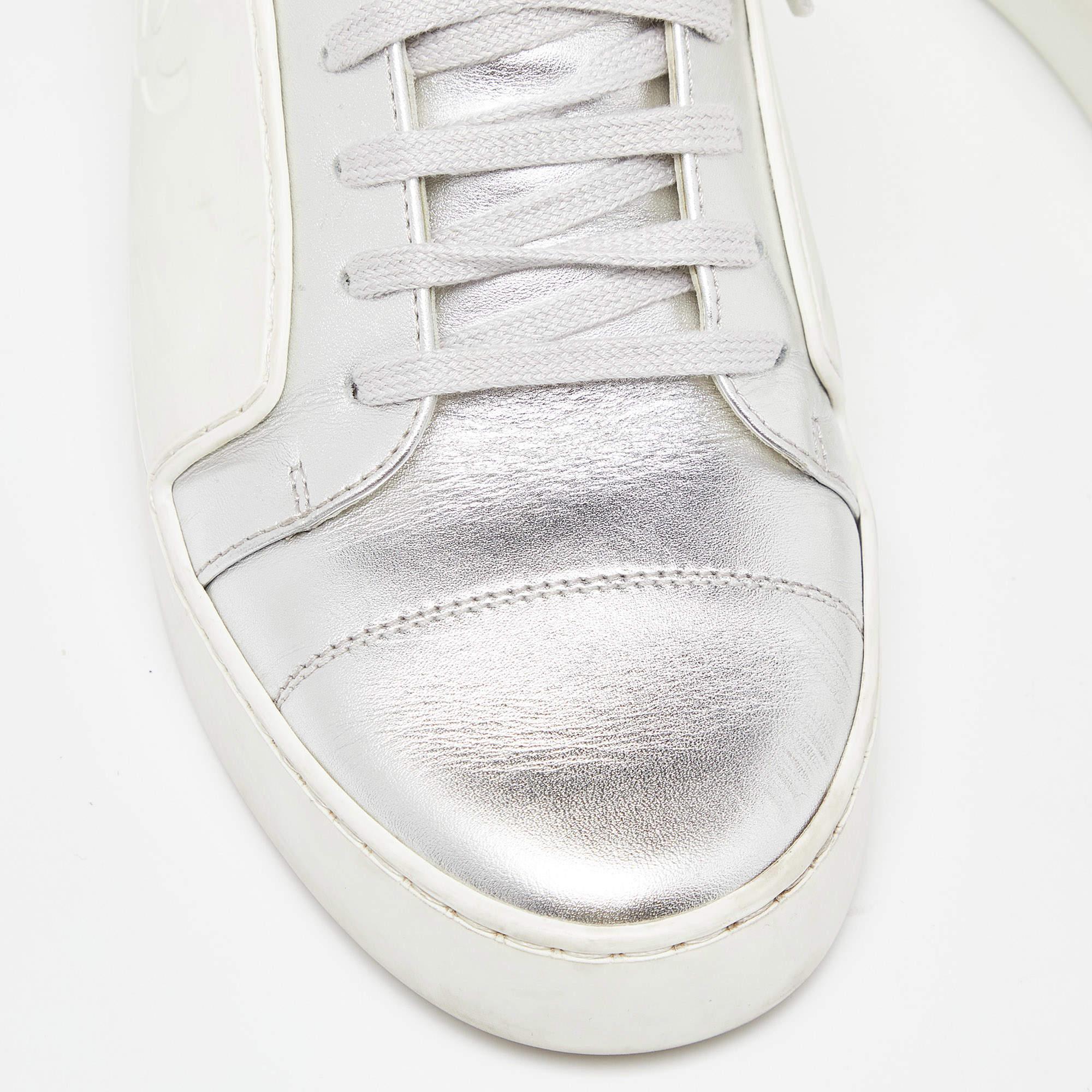 Chanel White/Silver Rubber and Leather CC Low Top Sneakers Size 39 4