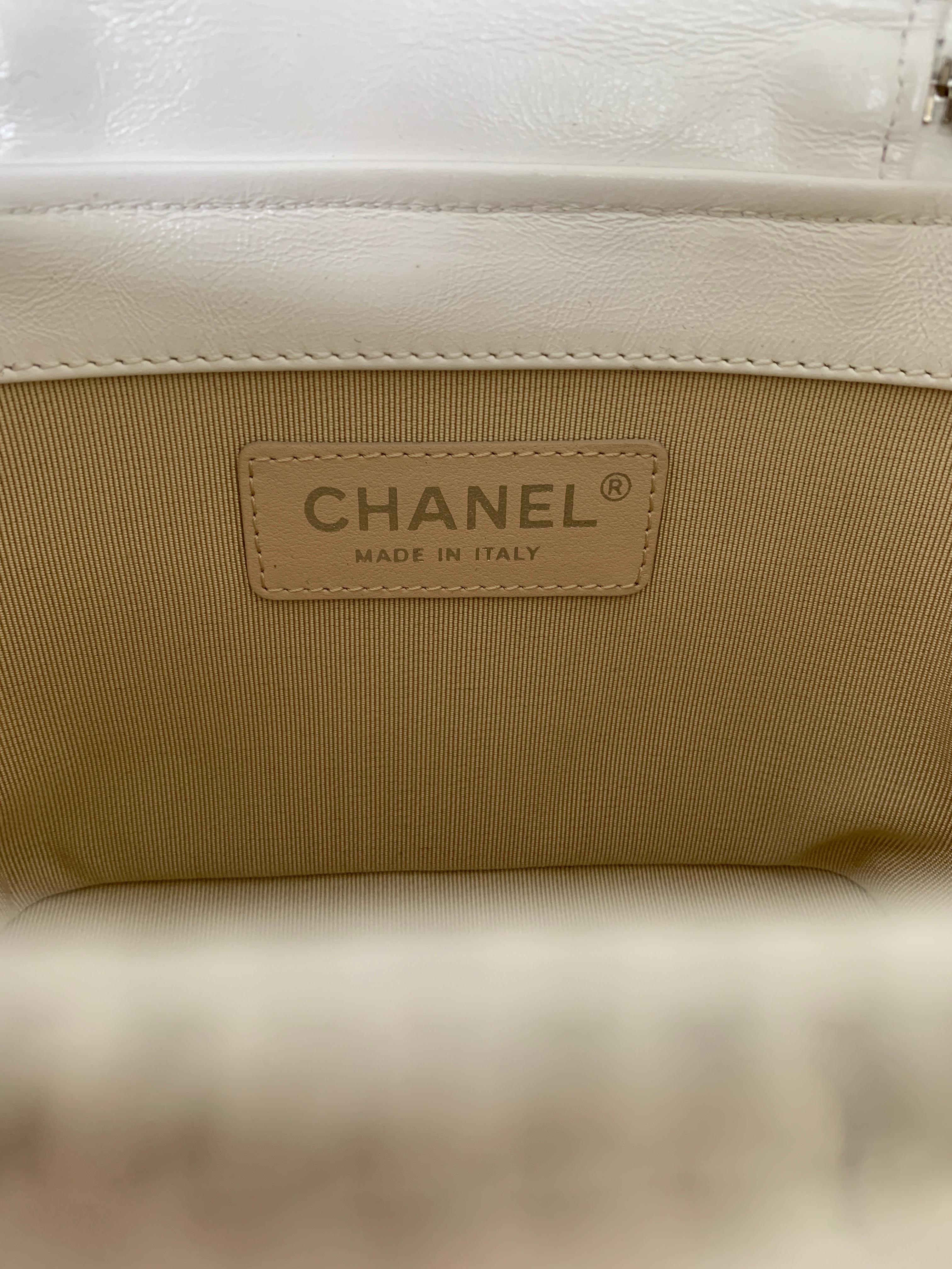 Chanel White Small Rattan Vanity Case Silver Hardware In New Condition In West Chester, PA