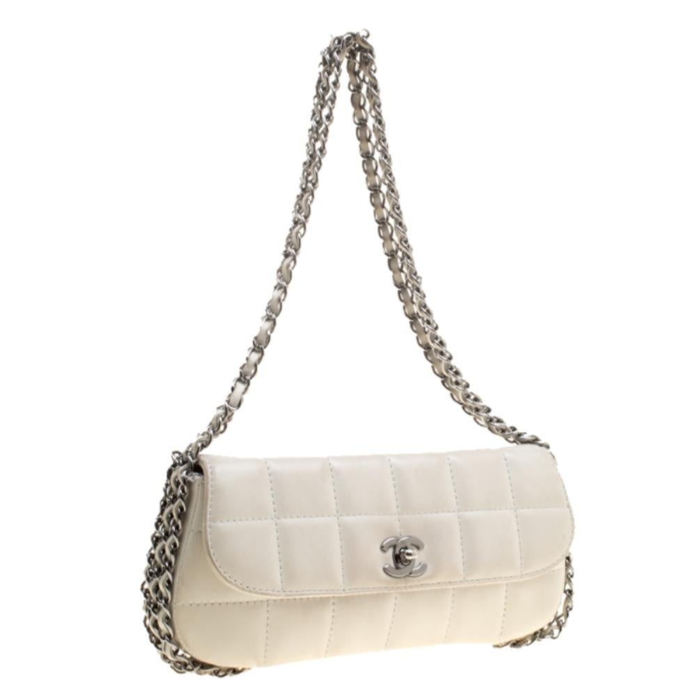 Chanel White Square Quilted Leather East West Baguette Flap Bag In Fair Condition In Dubai, Al Qouz 2