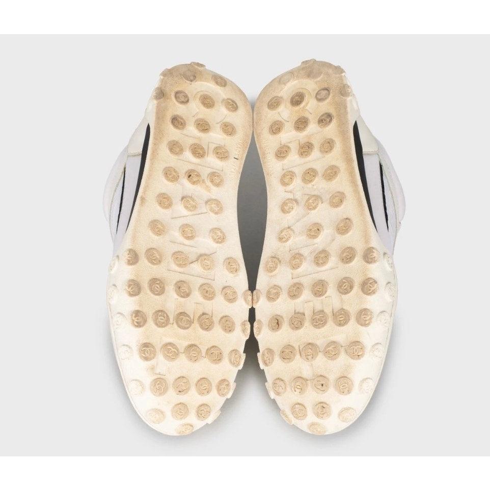 Donna Scarpe da ginnastica Chanel in tessuto bianco - Taglia 37 in vendita