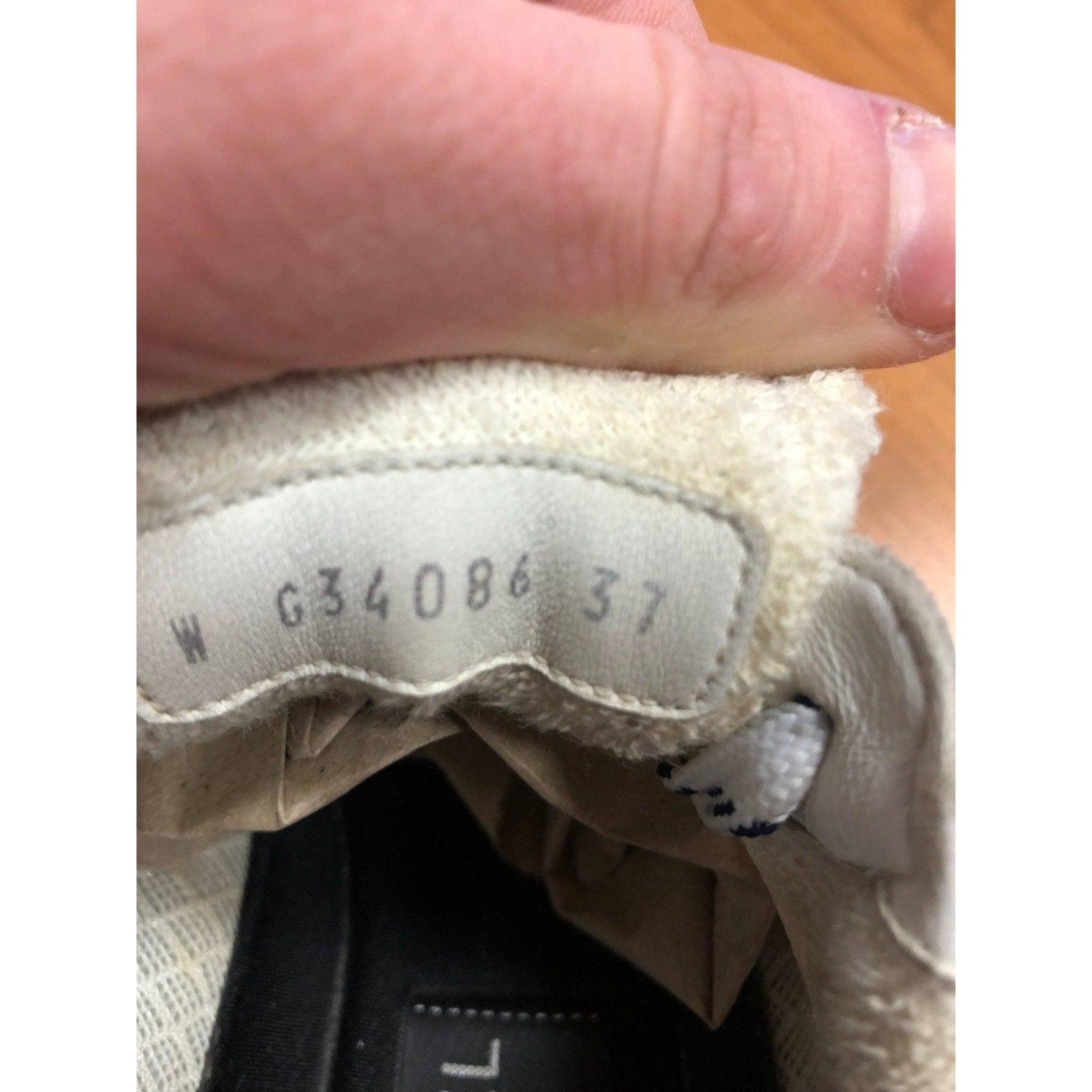 Scarpe da ginnastica Chanel in tessuto bianco - Taglia 37 in vendita 1