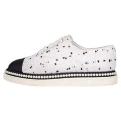 Chanel White Textile Sneakers with Contrasting Toe Sz.36