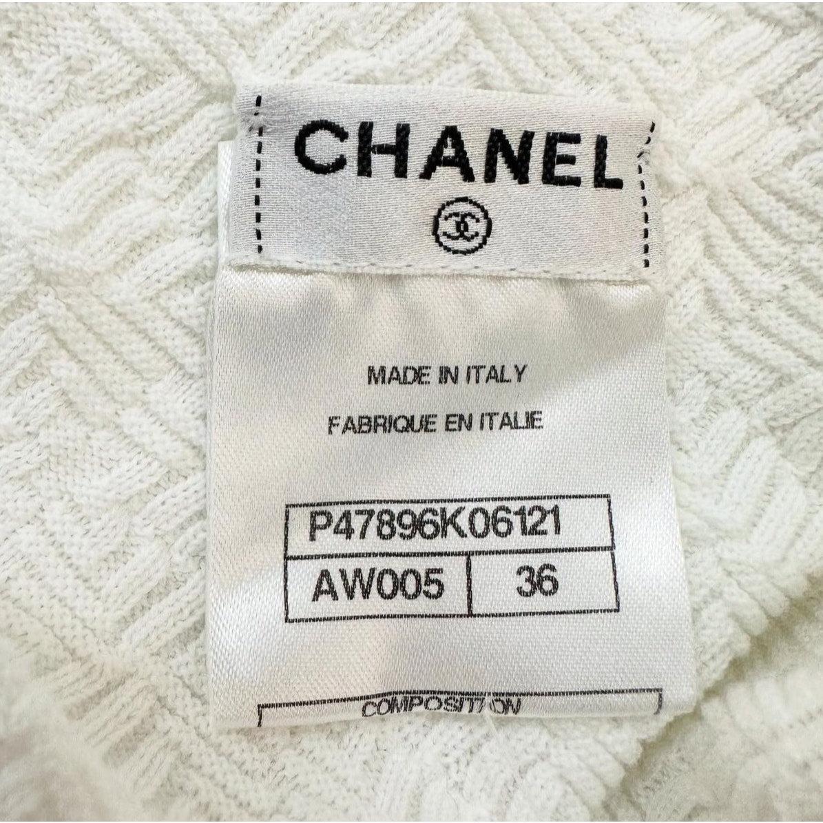 Cardigan Chanel bianco in maglia testurizzata  Tuta con gonna Sz.36 in vendita 2