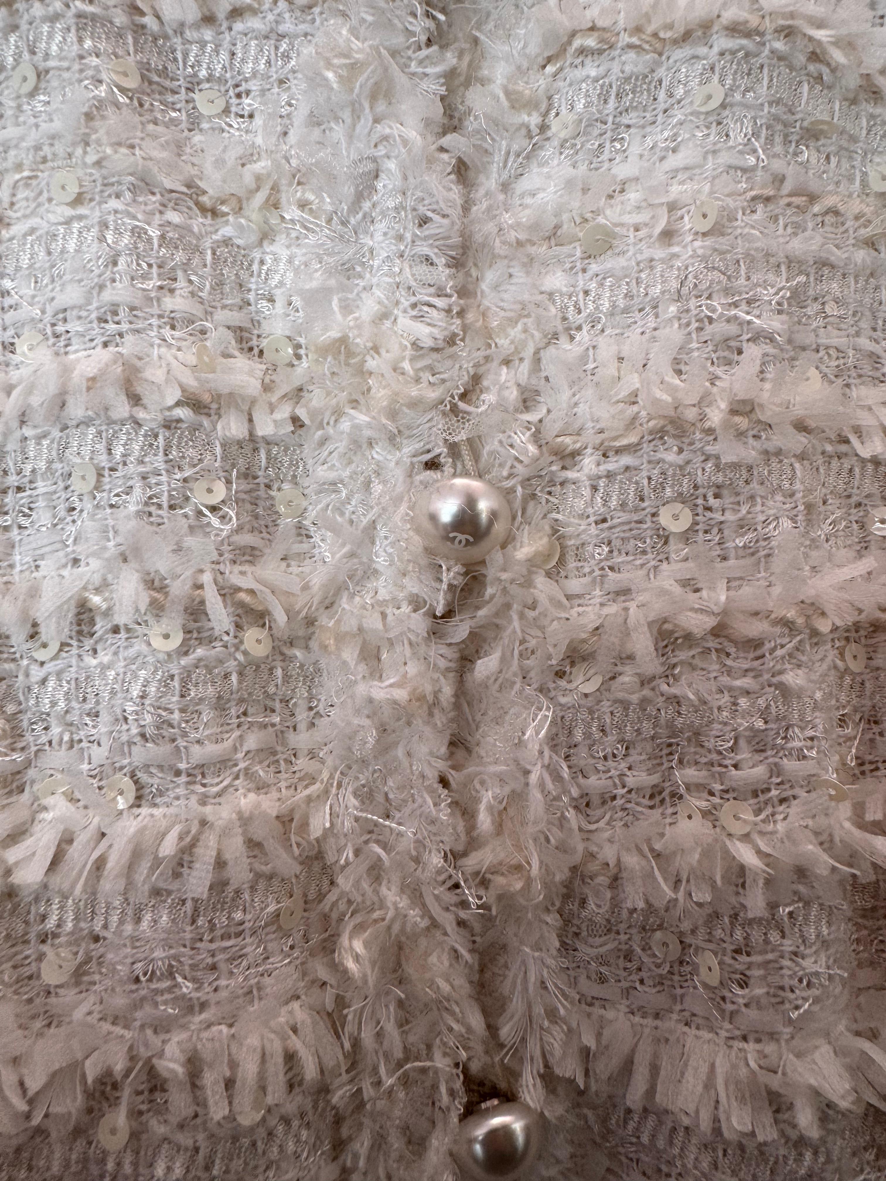 Chanel White Tweed Jacket Spring 2005 Karl Lagerfeld For Sale 2