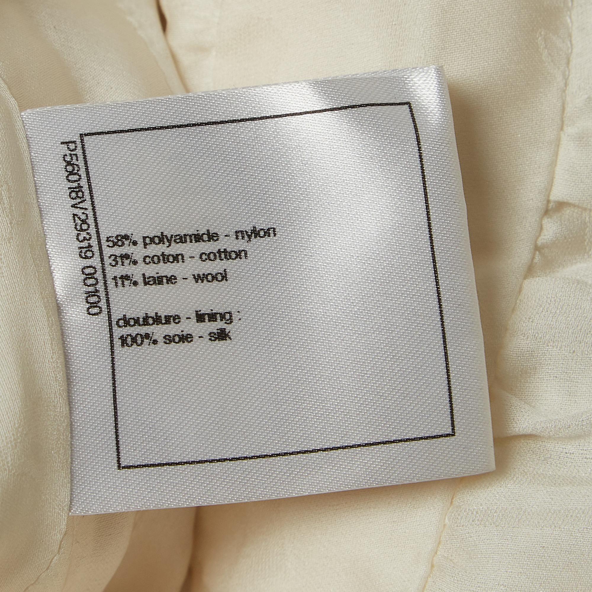 Chanel White Tweed Sleeveless Knee-Length Dress L In Good Condition In Dubai, Al Qouz 2